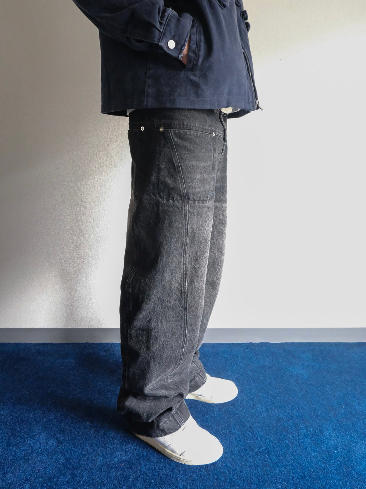3-PANEL SCULPTED DENIM